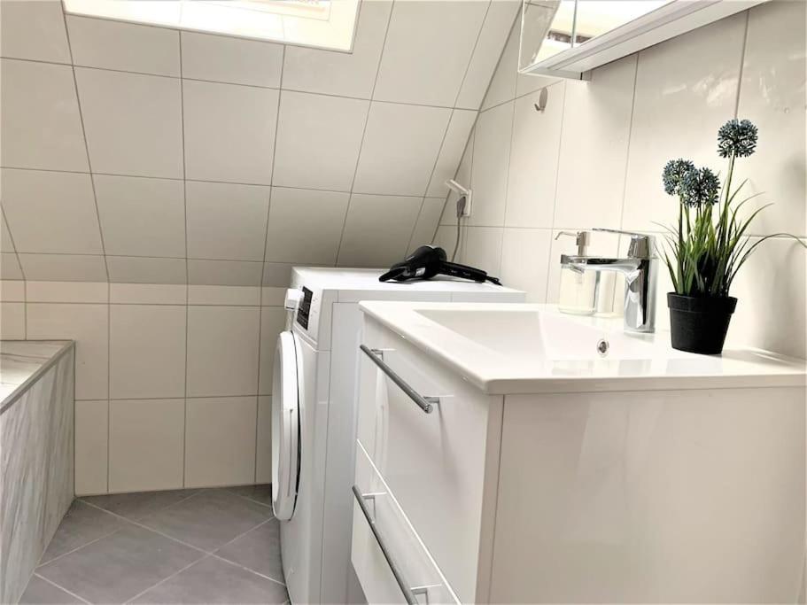 Uni-Klinikum- Zentrale Lage Von Holsterhausen Apartment Есен Екстериор снимка